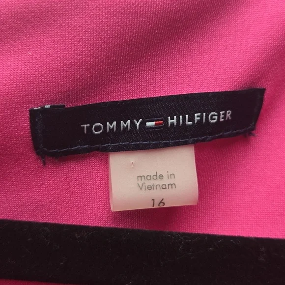 Tommy Hilfiger Pink Dress With White Trim - Picture 2 of 7